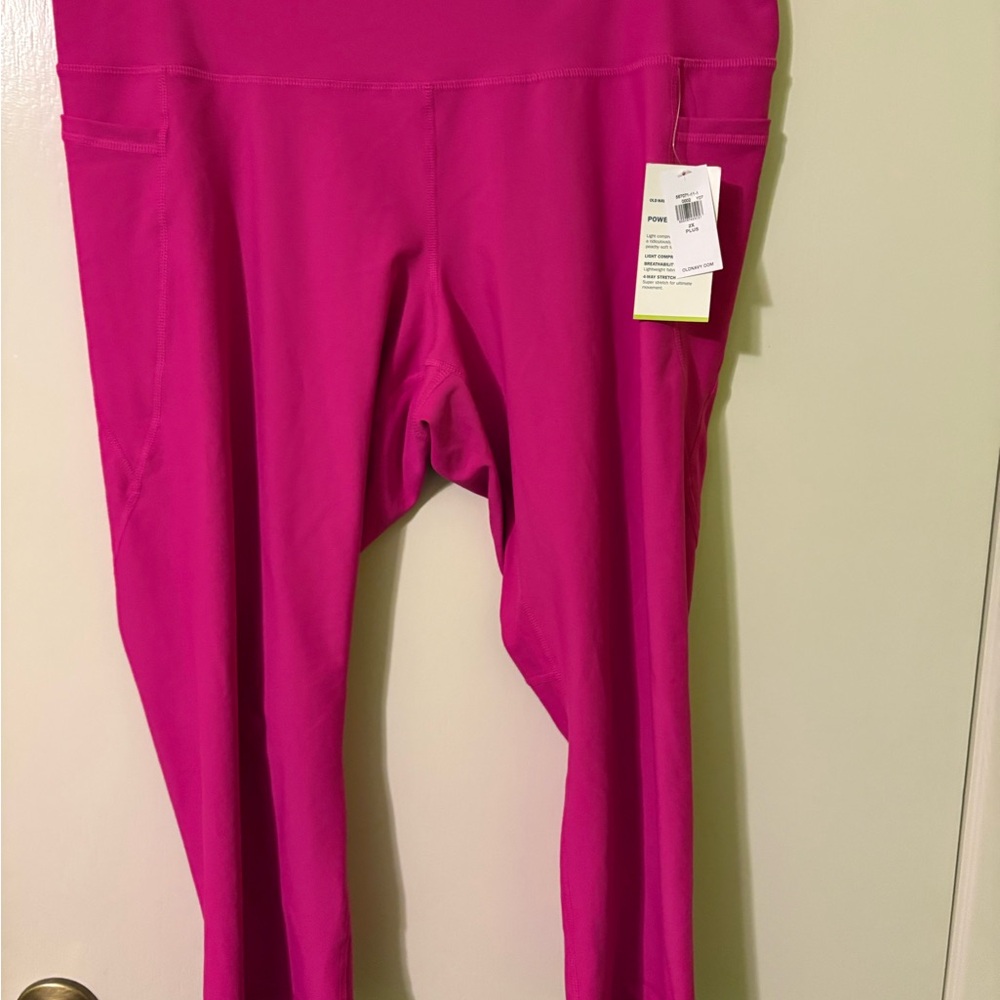 Old Navy Fuchsia Plus Size Active Powersoft Capri Legging